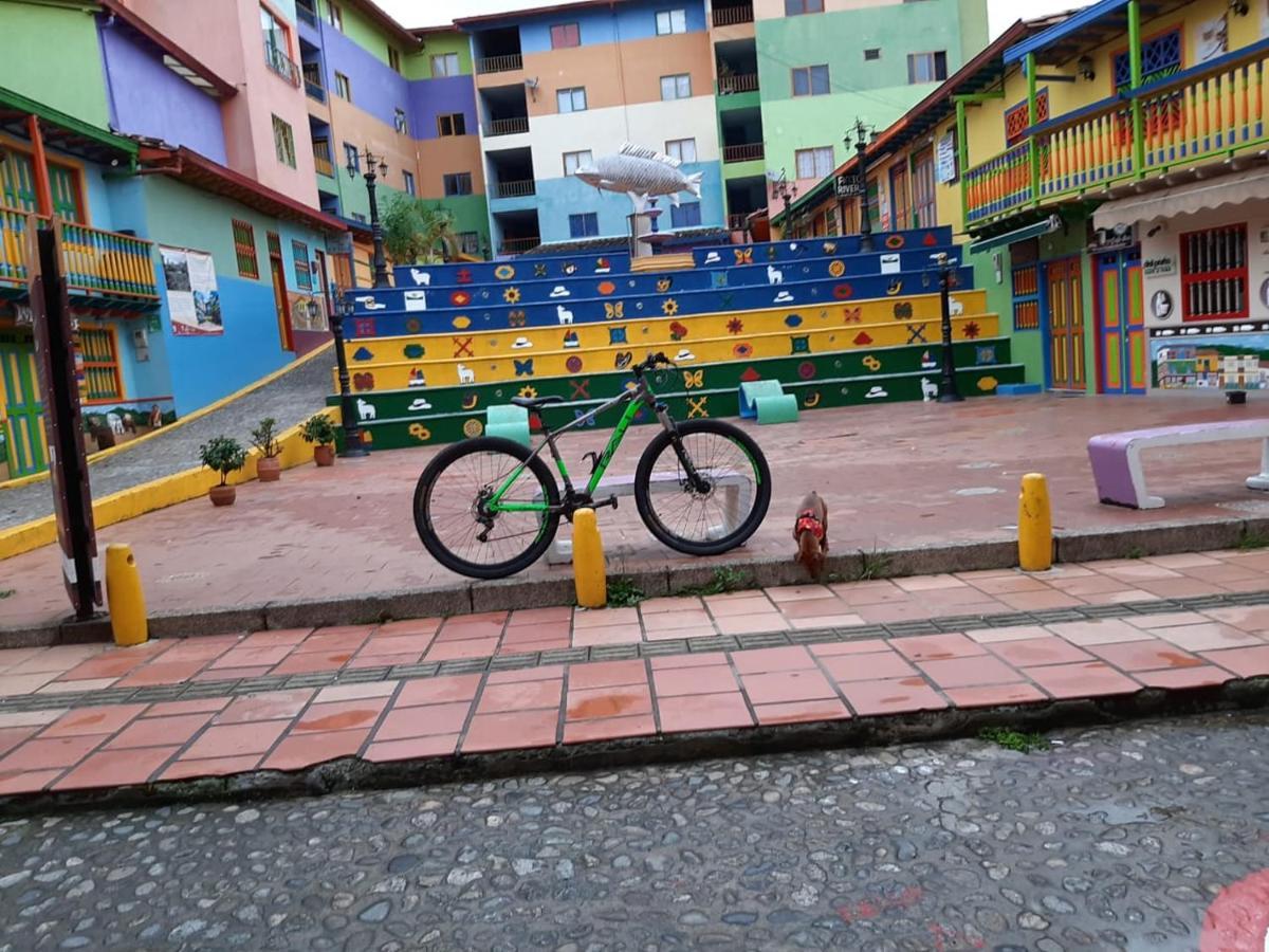 Отель El Mirador De Guatape 2 Экстерьер фото